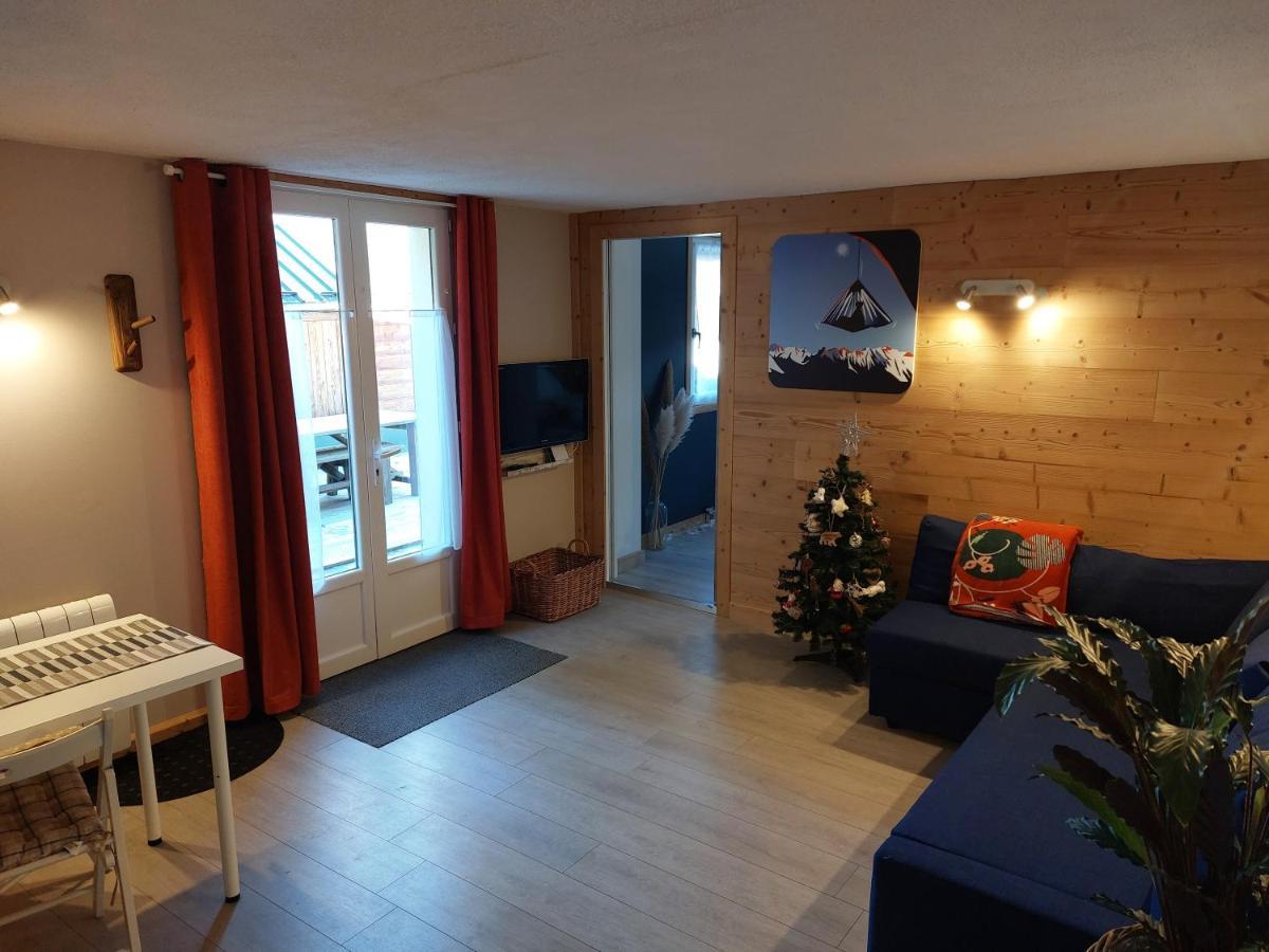 Au Pied Des Montagnes Apartment Le Bourg-d'Oisans